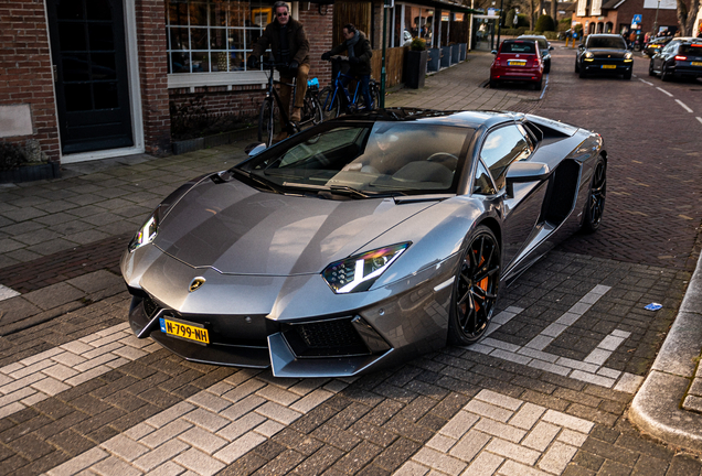 Lamborghini Aventador LP700-4 Roadster