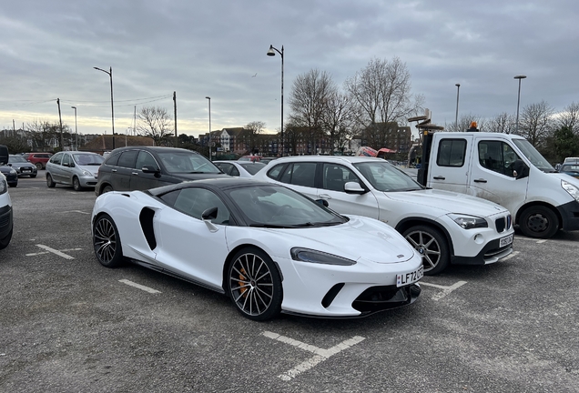 McLaren GT