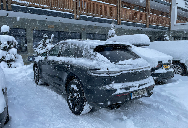 Porsche 95B Macan GTS MkIII