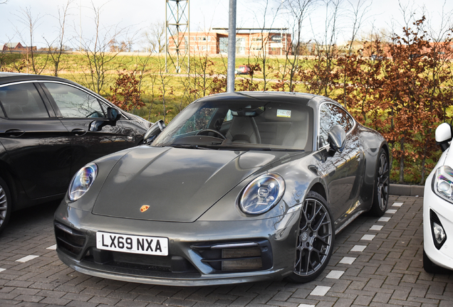 Porsche 992 Carrera 4S