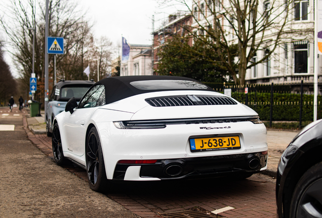 Porsche 992 Carrera 4S Cabriolet