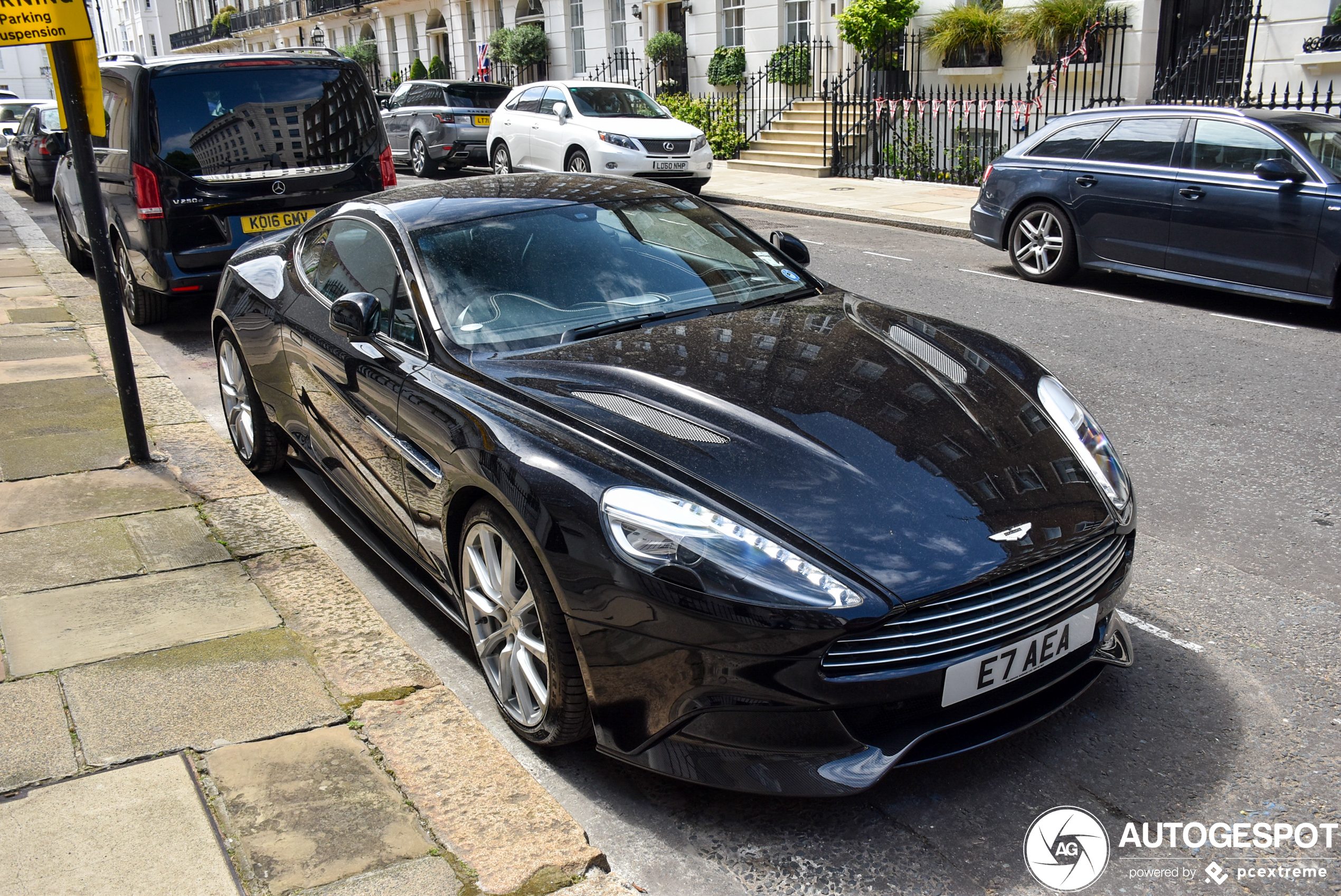 Aston Martin Vanquish 2013