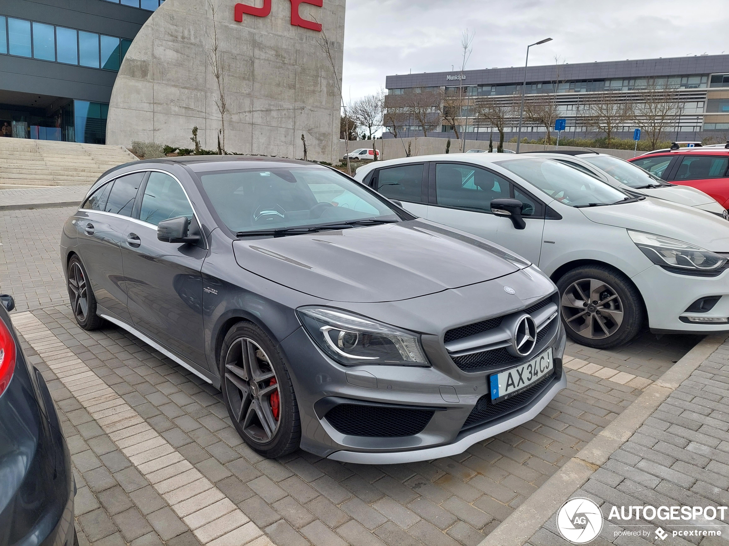 Mercedes-AMG CLA 45 Shooting Brake X117