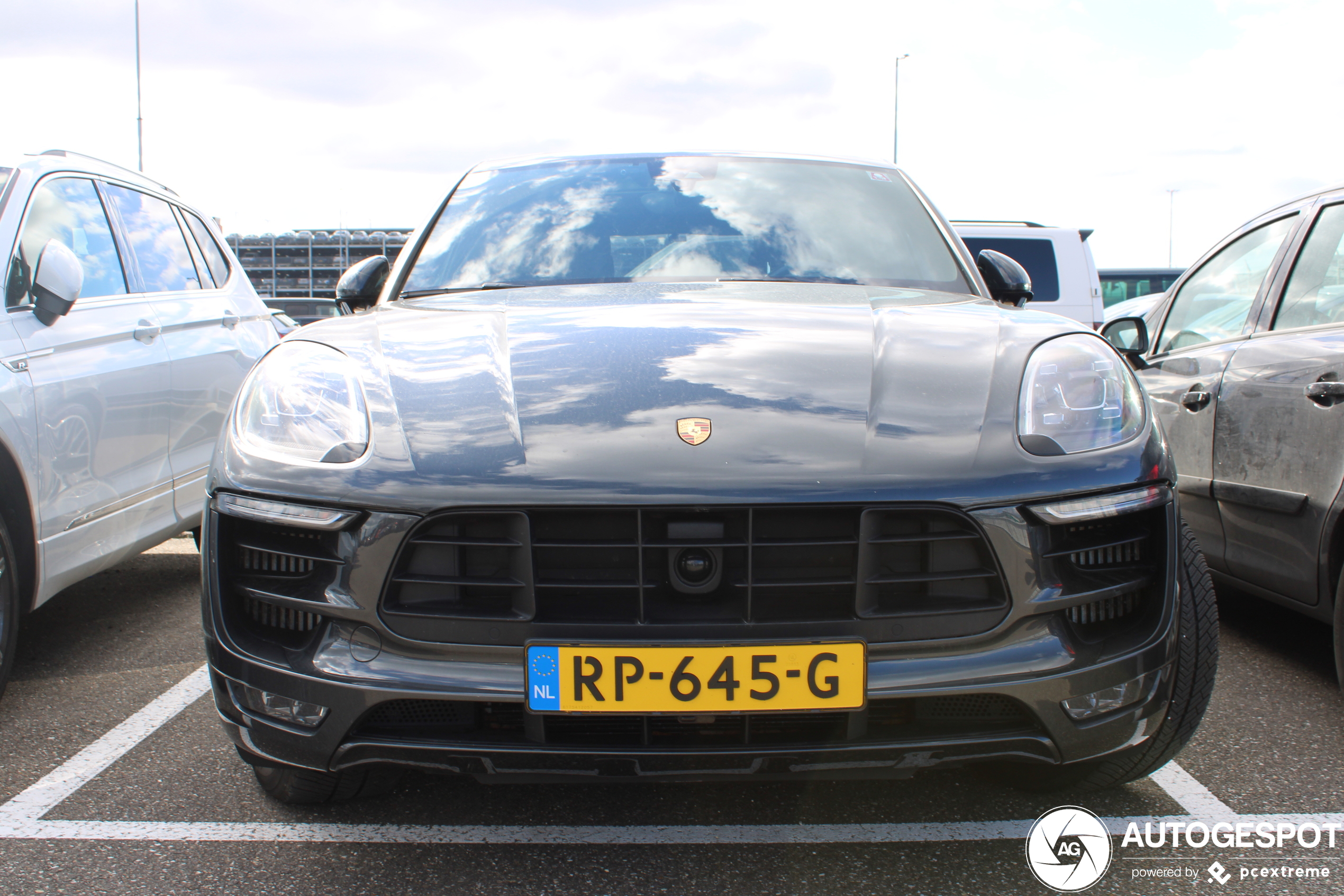 Porsche 95B Macan GTS