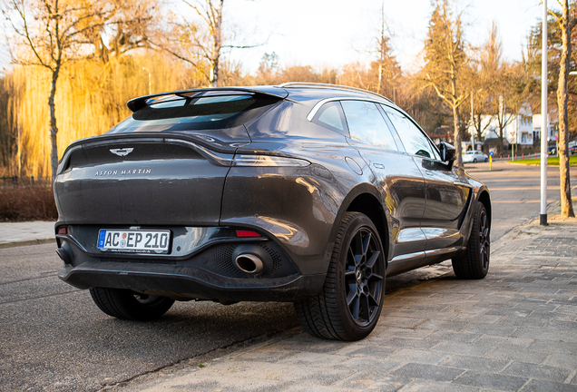 Aston Martin DBX