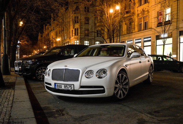 Bentley Flying Spur V8