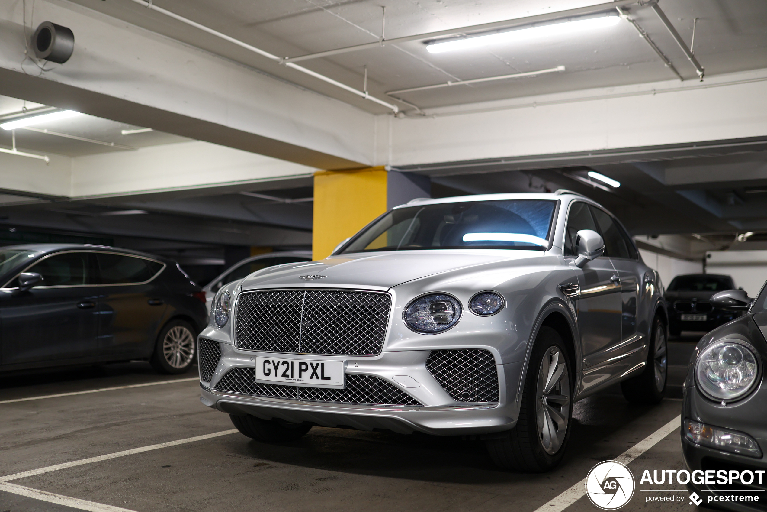 Bentley Bentayga Hybrid 2021