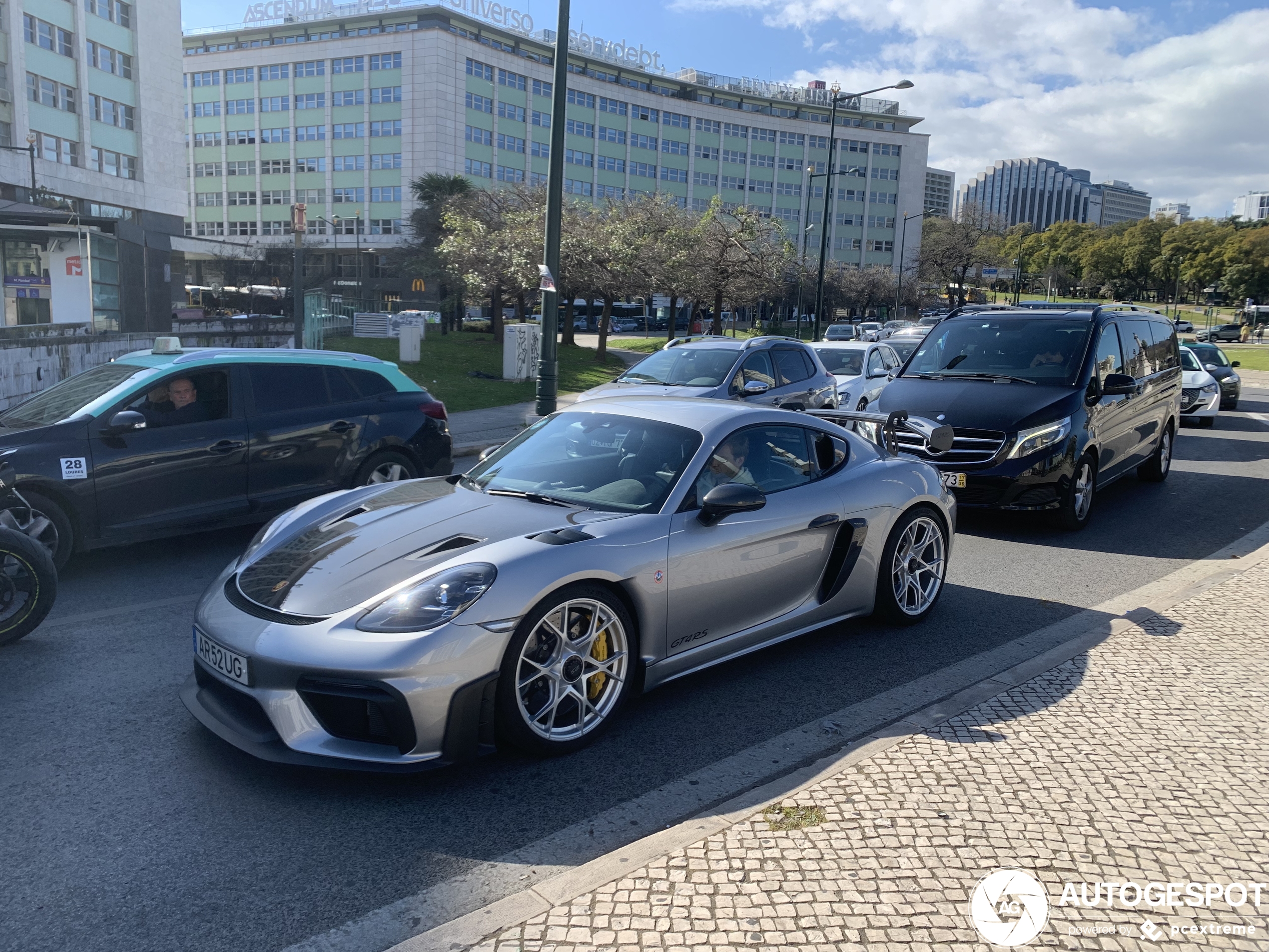 Porsche 718 Cayman GT4 RS Weissach Package