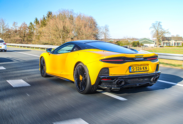 McLaren GT