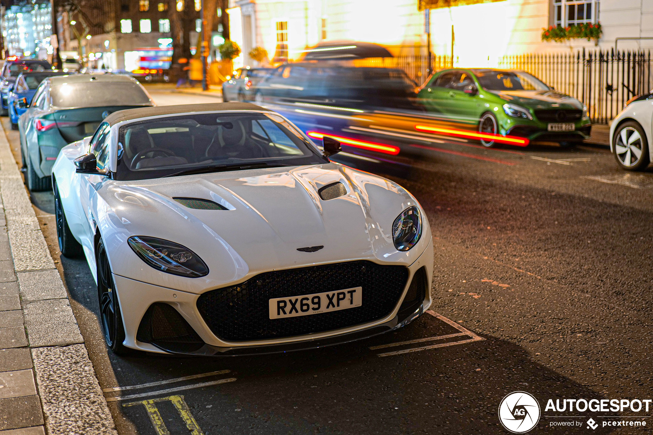 Aston Martin DBS Superleggera Volante