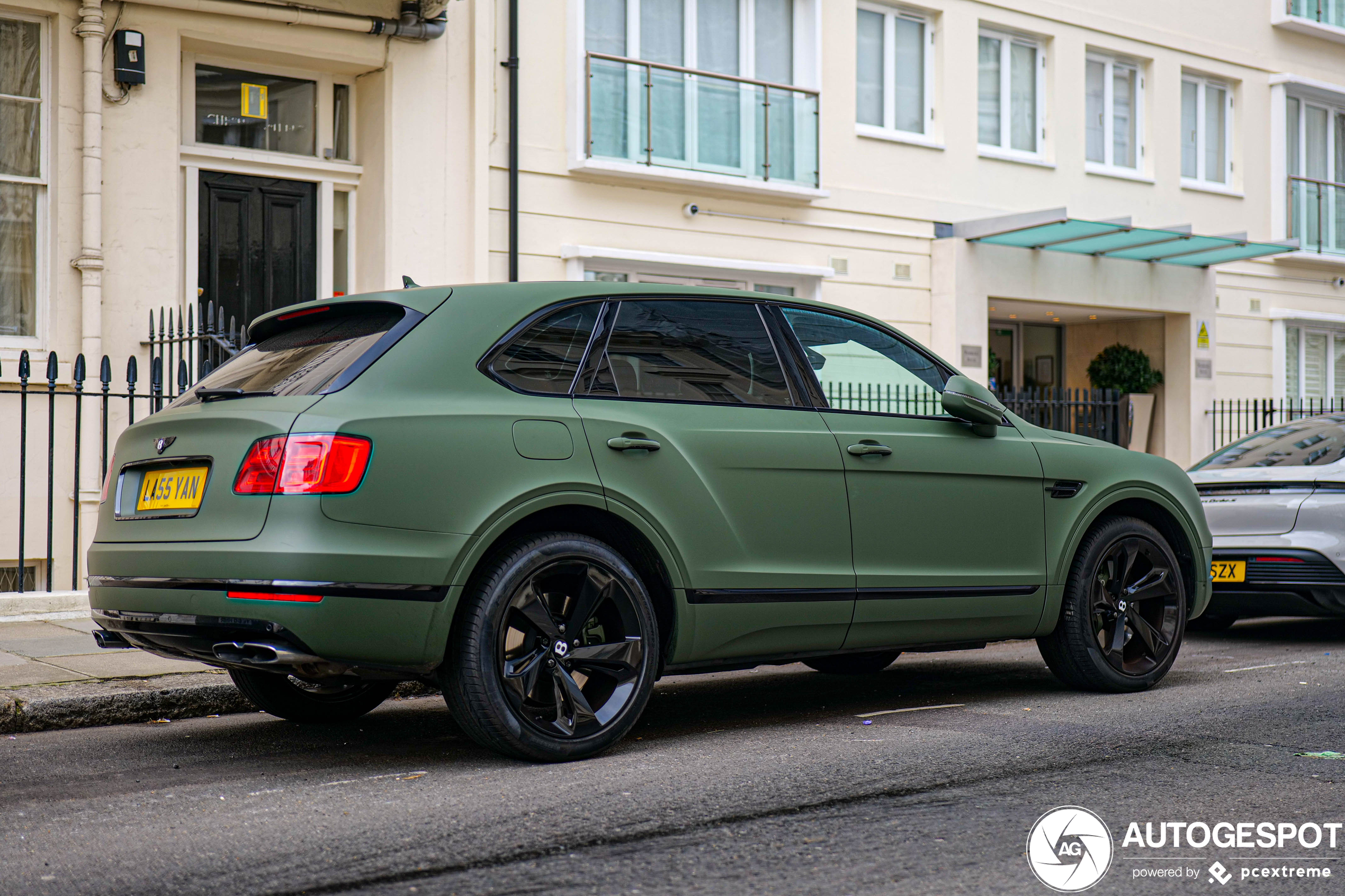 Bentley Bentayga V8