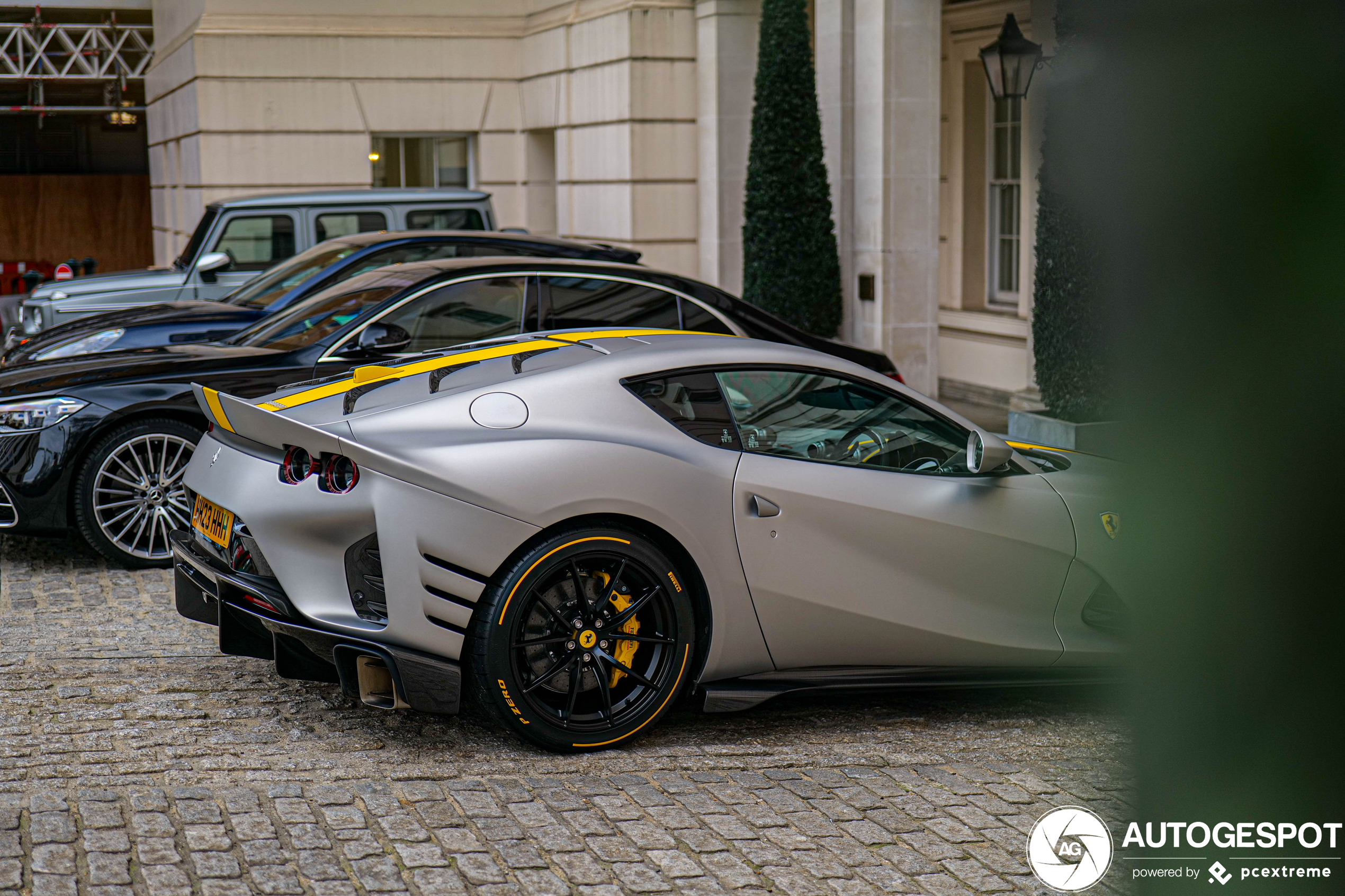 Ferrari 812 Competizione speelt verstoppertje in London