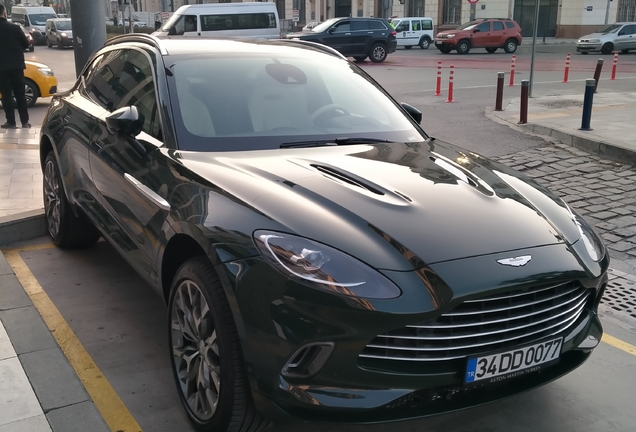 Aston Martin DBX