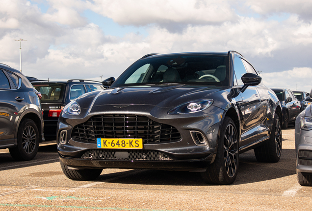 Aston Martin DBX