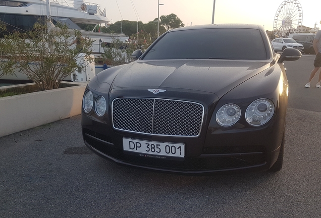 Bentley Flying Spur V8