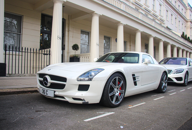 Mercedes-Benz SLS AMG