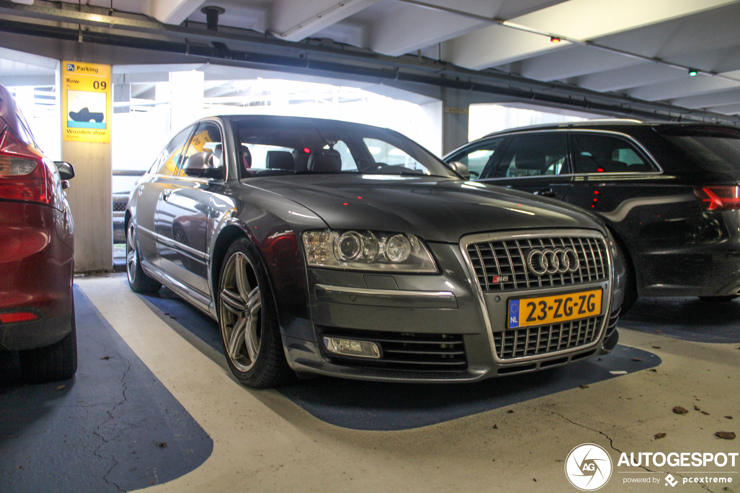 Audi S8 D3