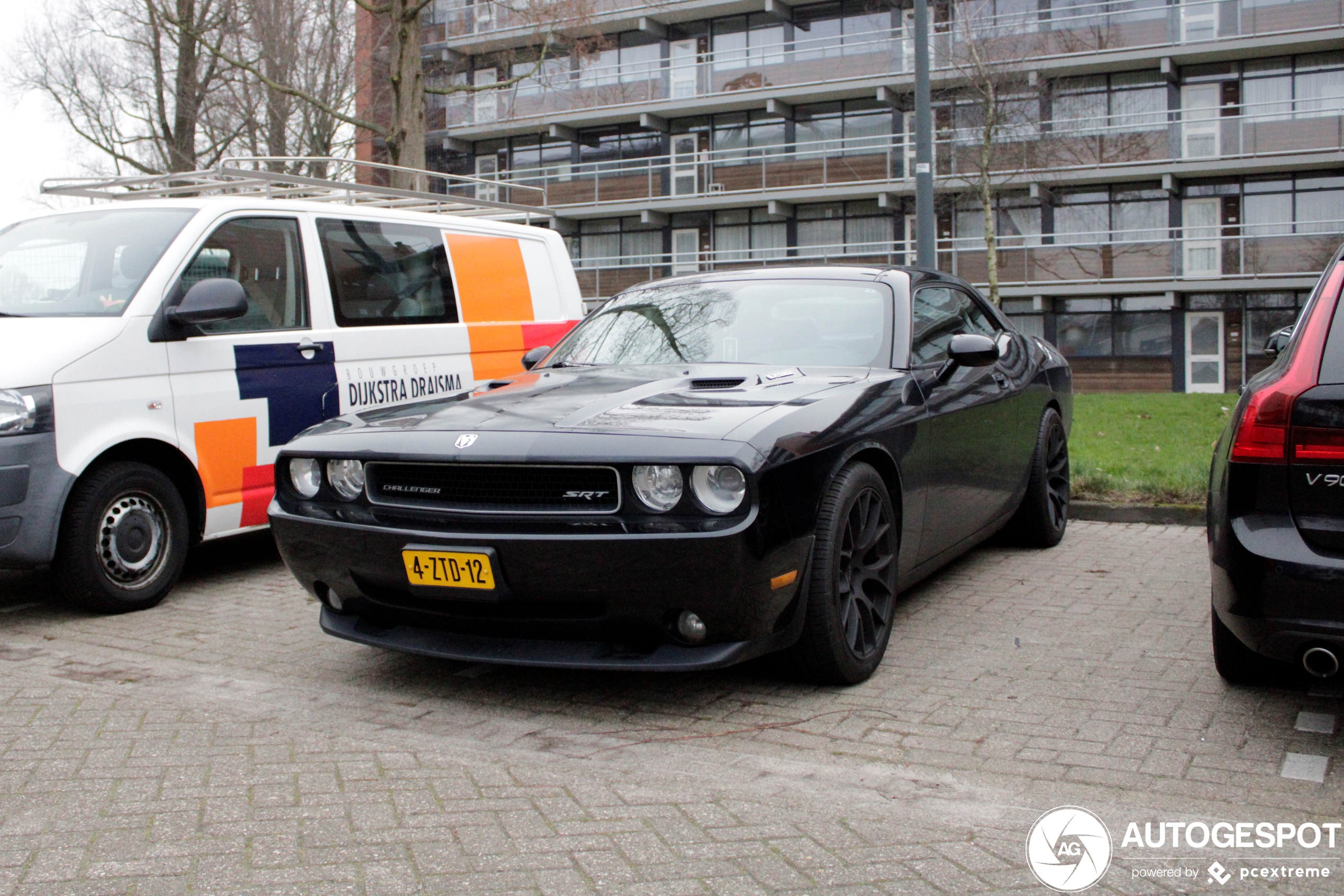 Dodge Challenger SRT-8