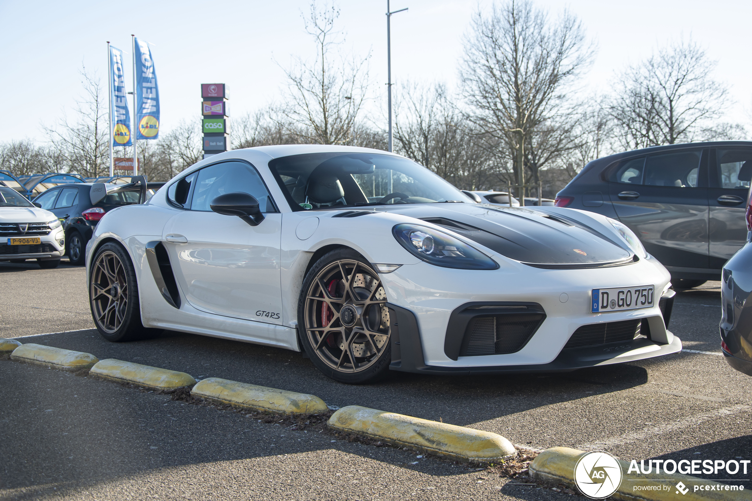 Porsche 718 Cayman GT4 RS Weissach Package