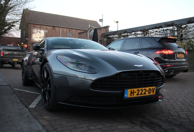 Aston Martin DB11 V8