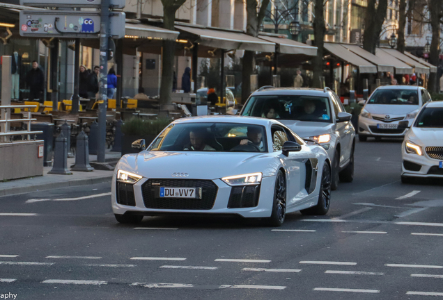 Audi R8 V10 Plus 2015