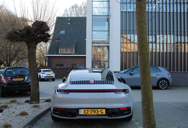 Porsche 992 Carrera 4S