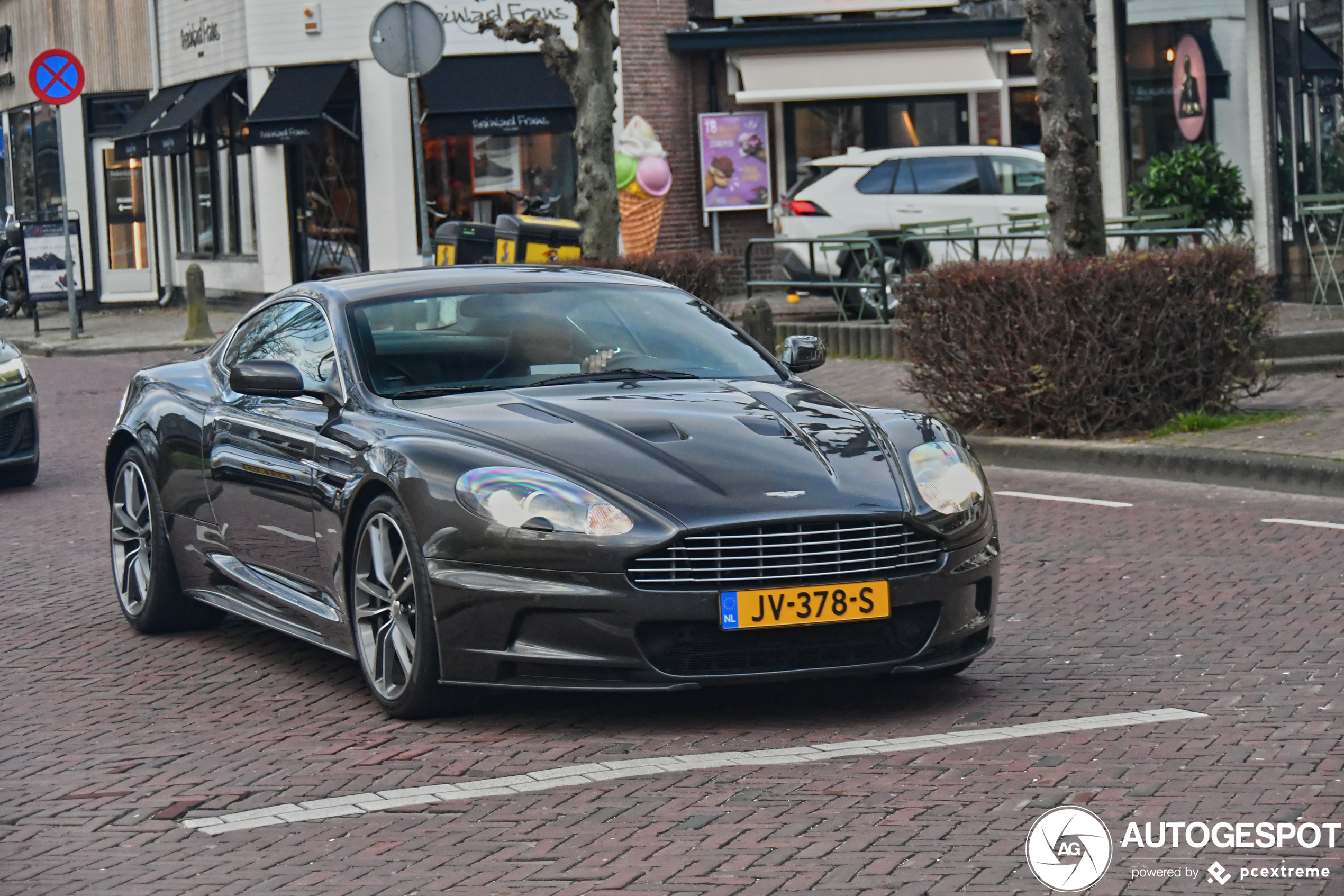 Aston Martin DBS