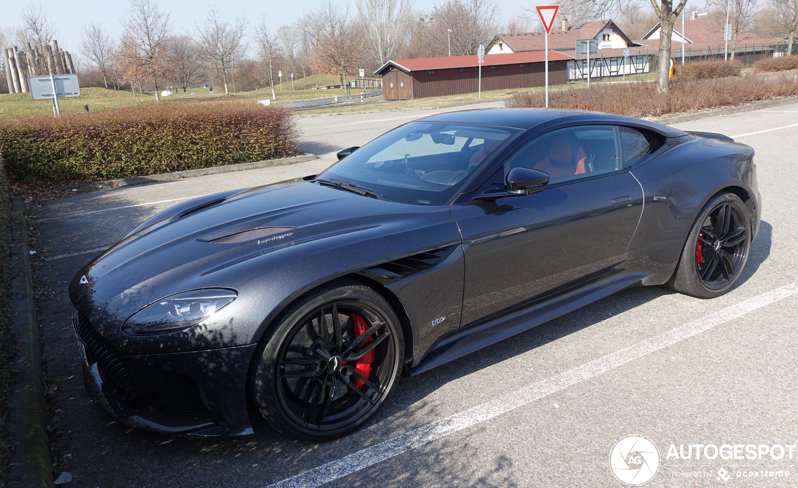 Aston Martin DBS Superleggera