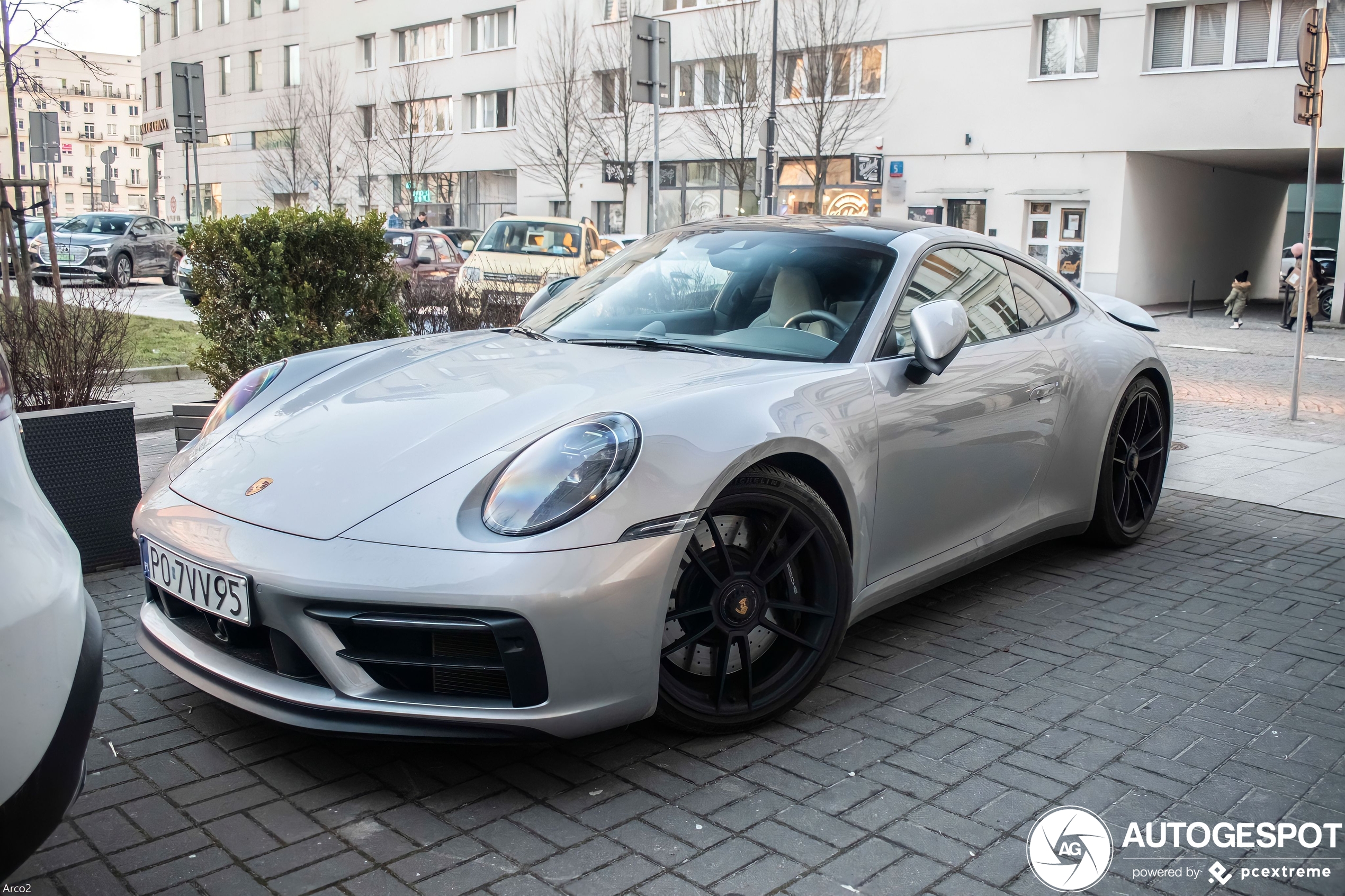 Porsche 992 Carrera 4 GTS