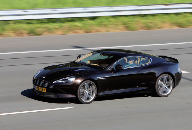 Aston Martin DB9 2013