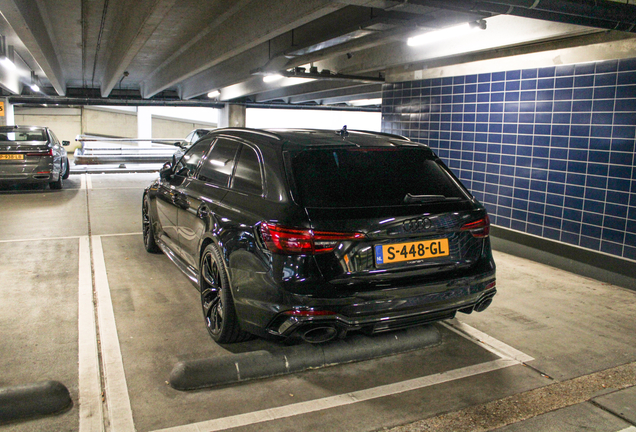 Audi RS4 Avant B9