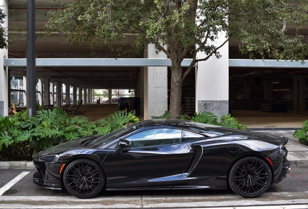 McLaren GT