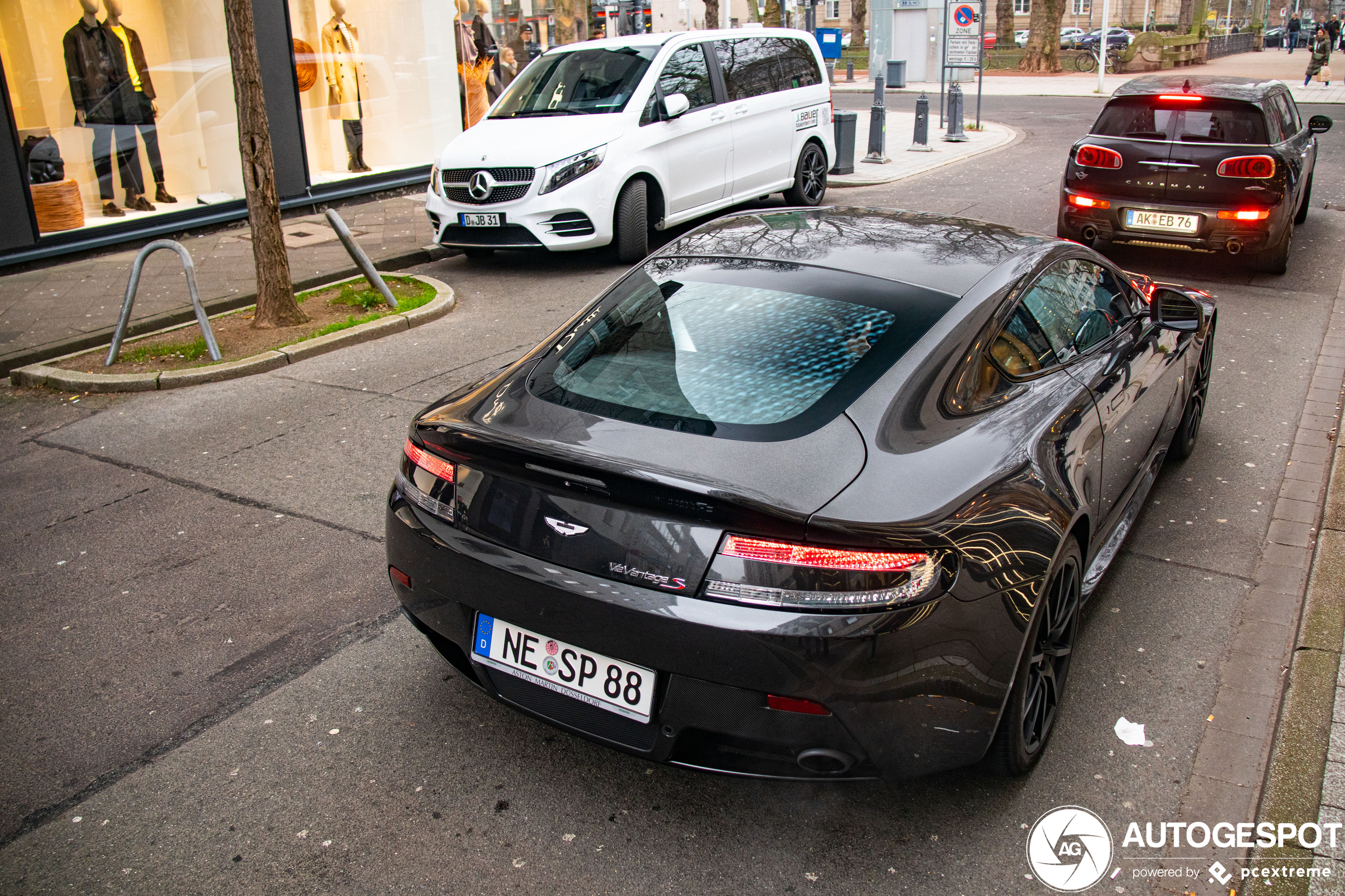 Aston Martin V12 Vantage S