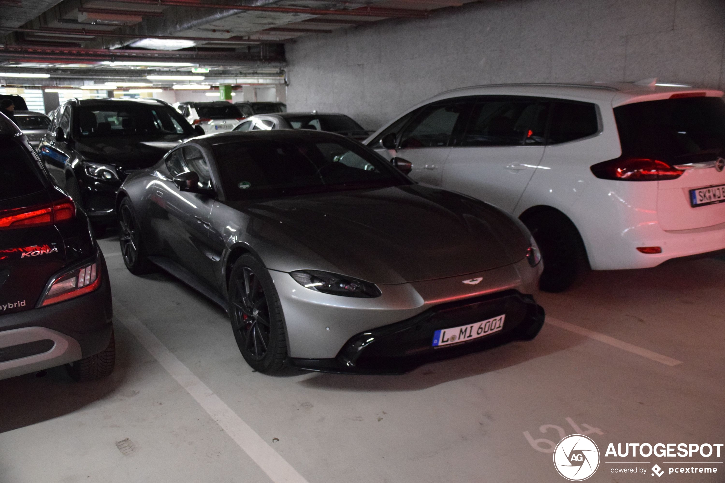 Aston Martin V8 Vantage 2018