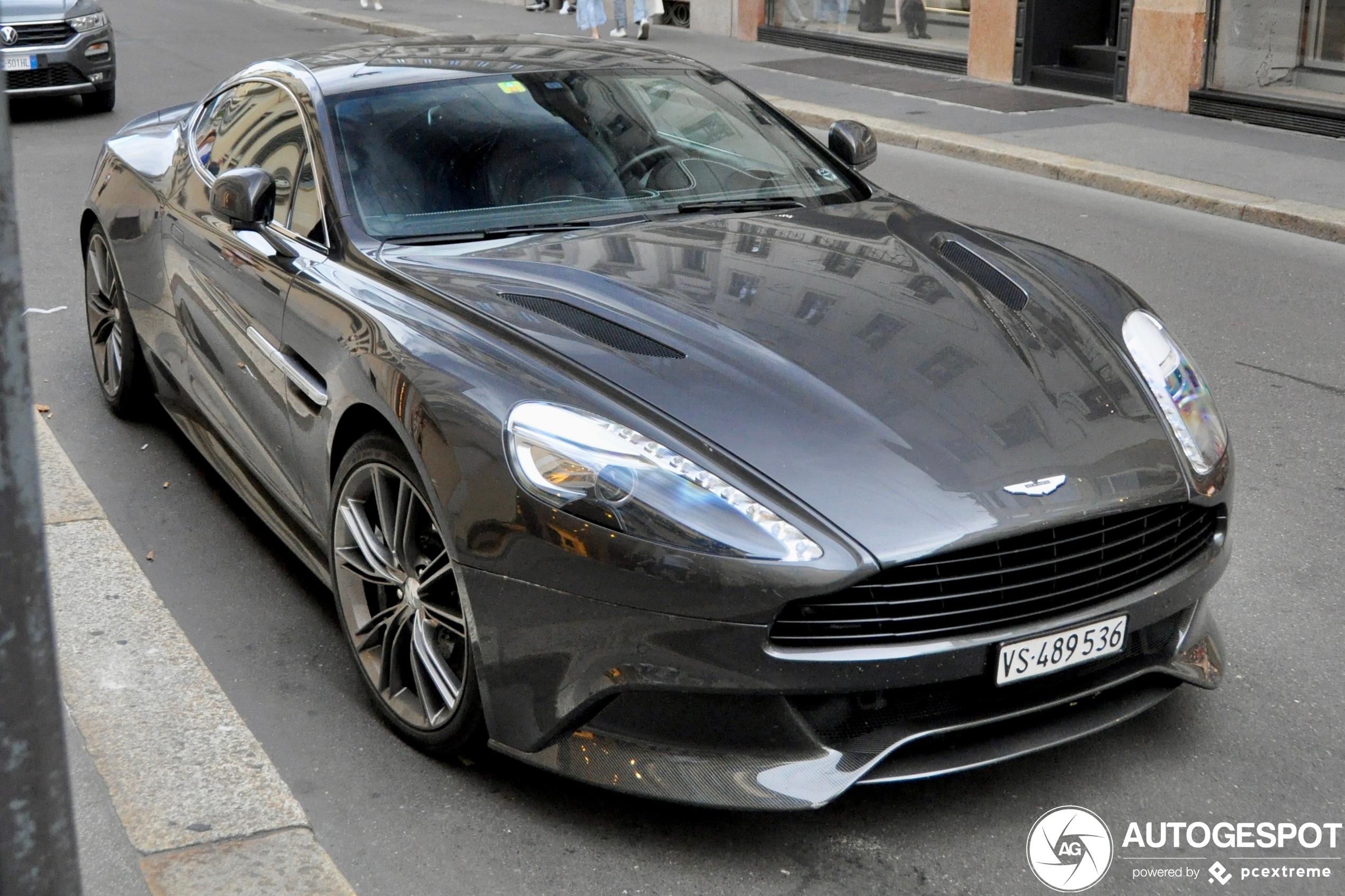 Aston Martin Vanquish 2013