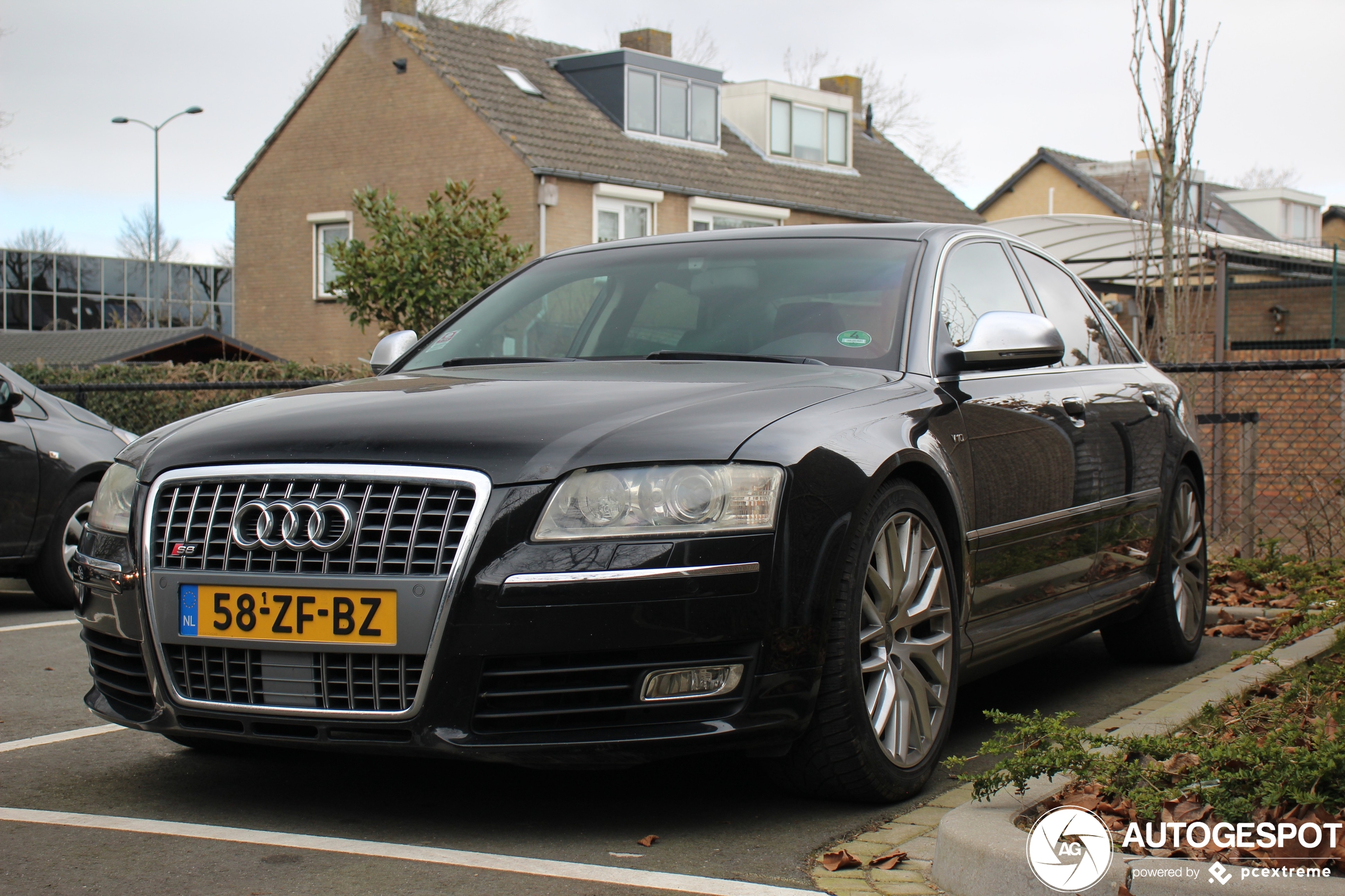 Audi S8 D3