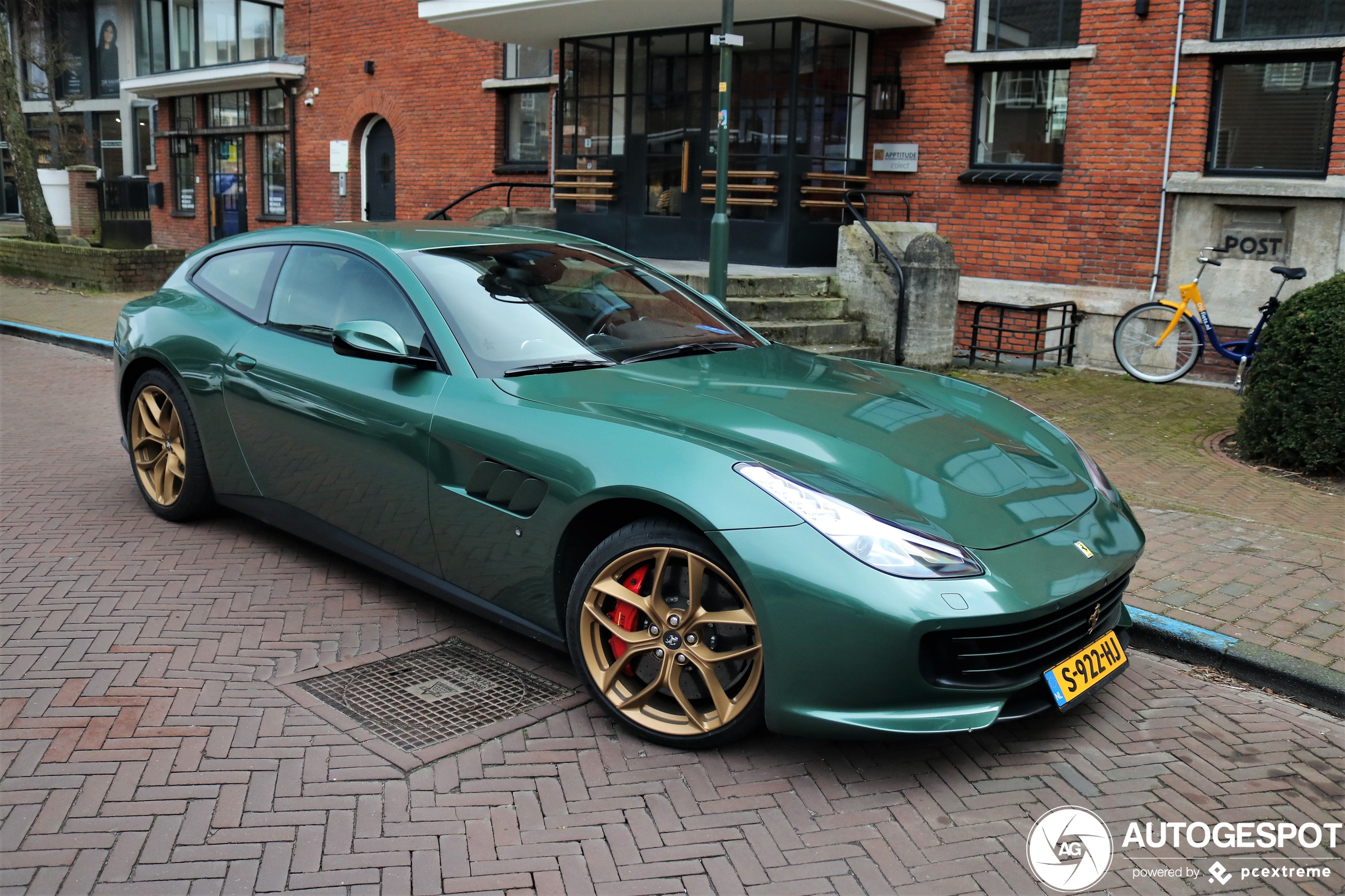 Ferrari GTC4Lusso T