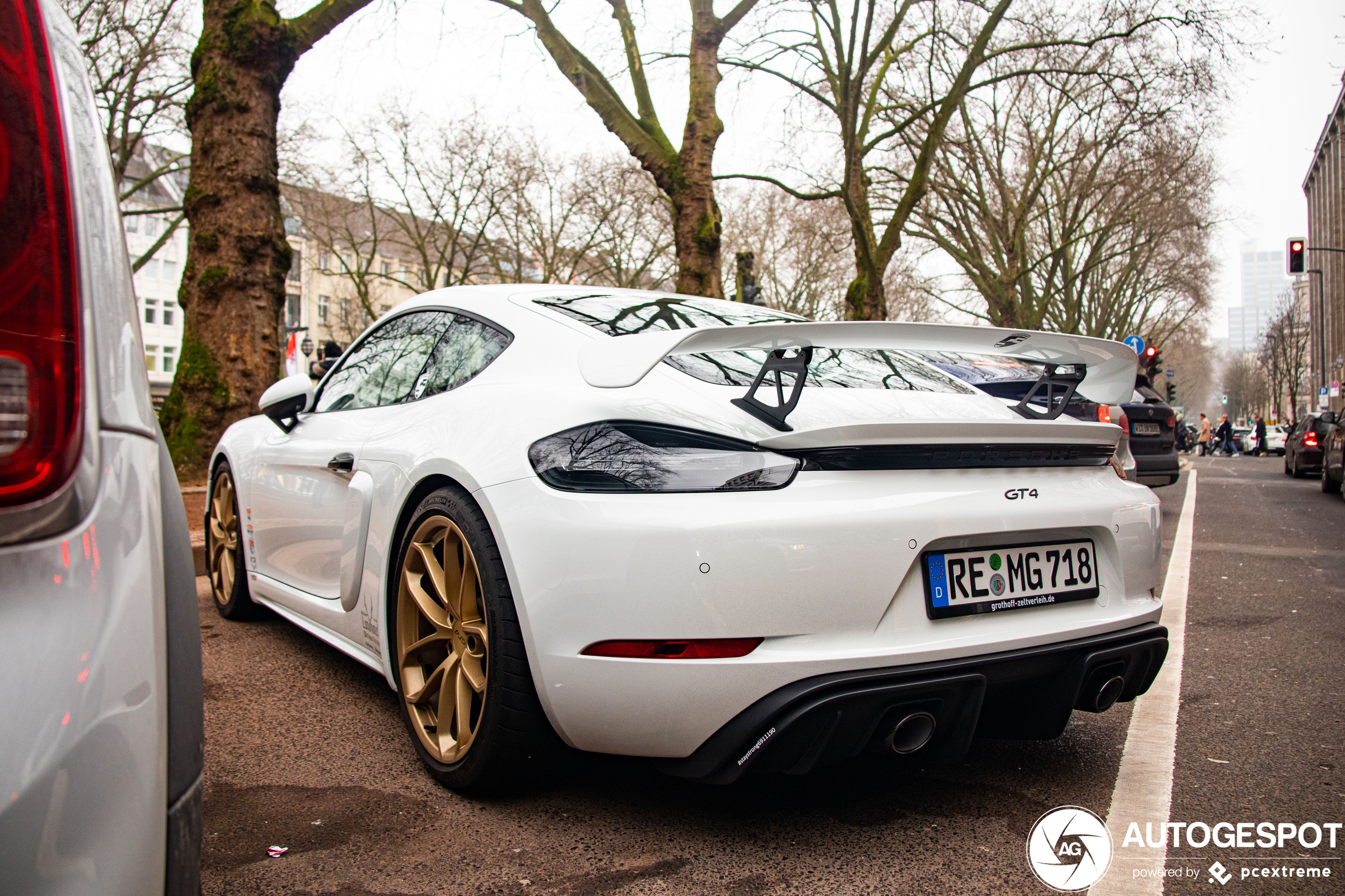 Porsche 718 Cayman GT4