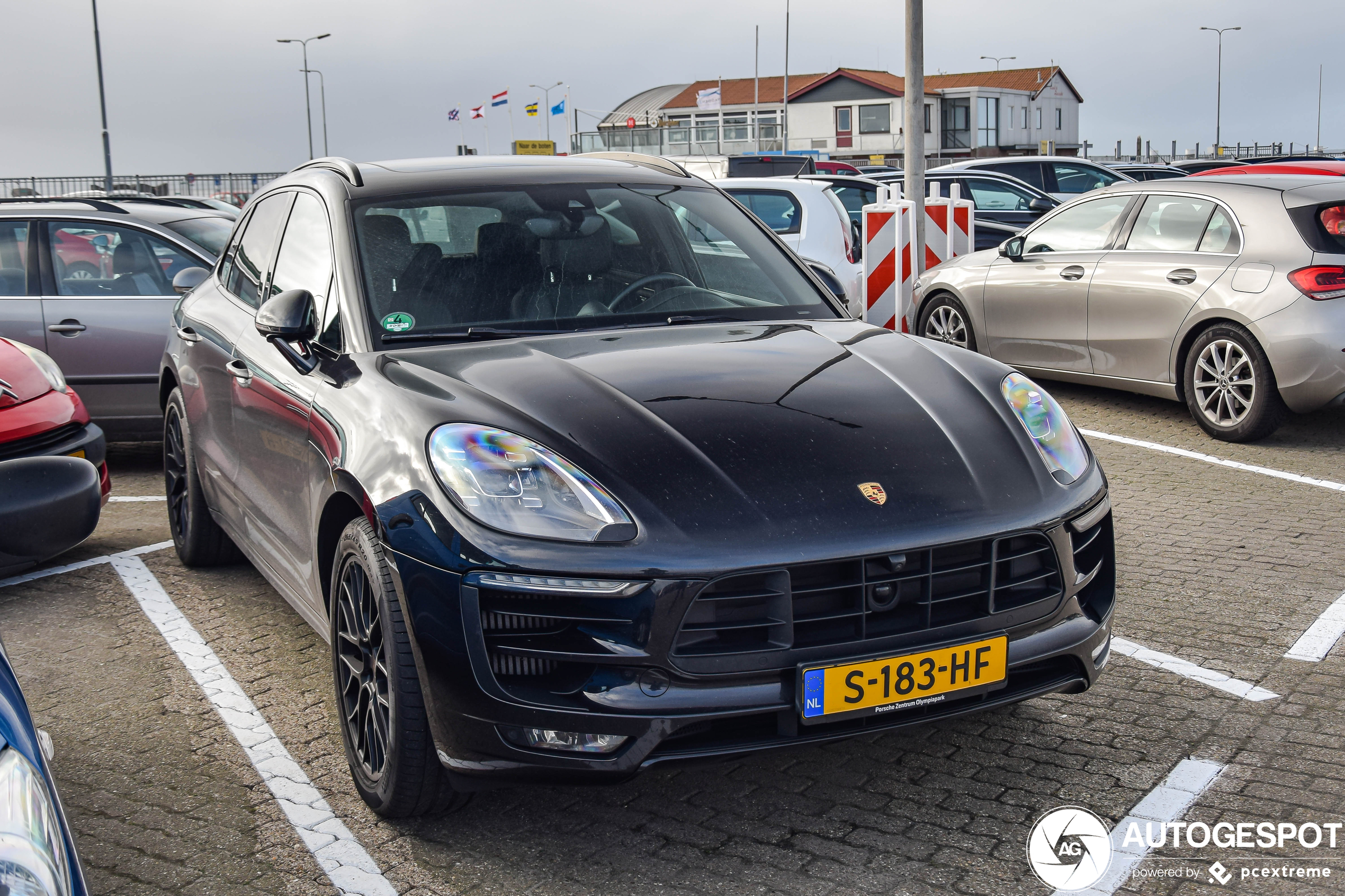 Porsche 95B Macan GTS