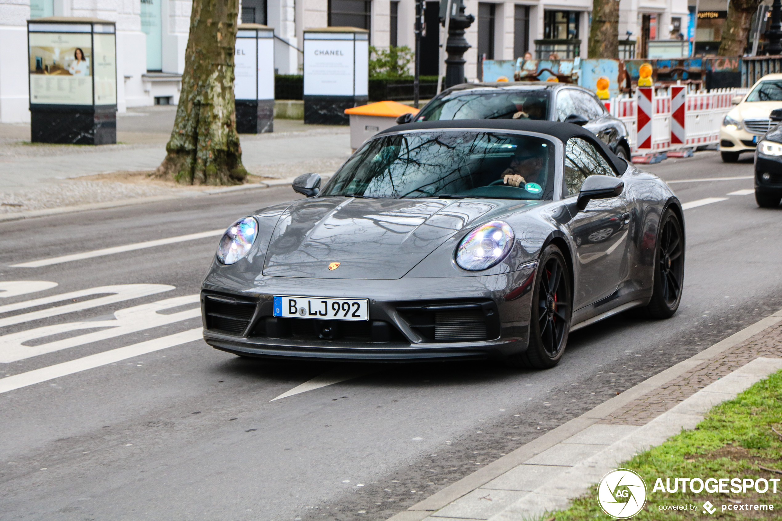 Porsche 992 Carrera 4 GTS Cabriolet