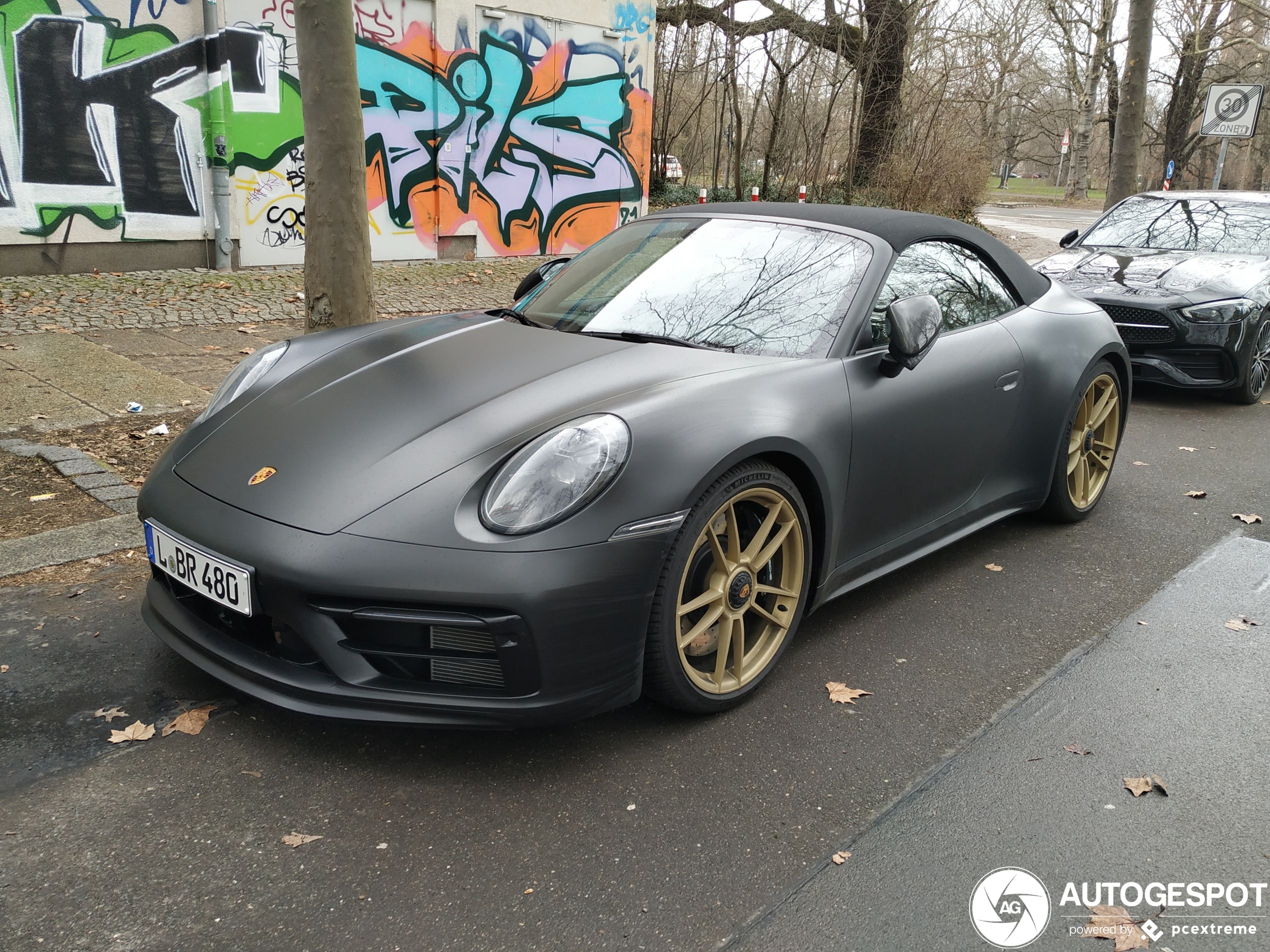 Porsche 992 Carrera 4 GTS Cabriolet