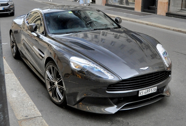 Aston Martin Vanquish 2013