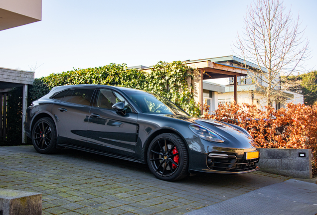 Porsche 971 Panamera GTS Sport Turismo