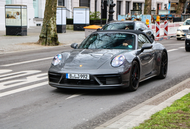 Porsche 992 Carrera 4 GTS Cabriolet