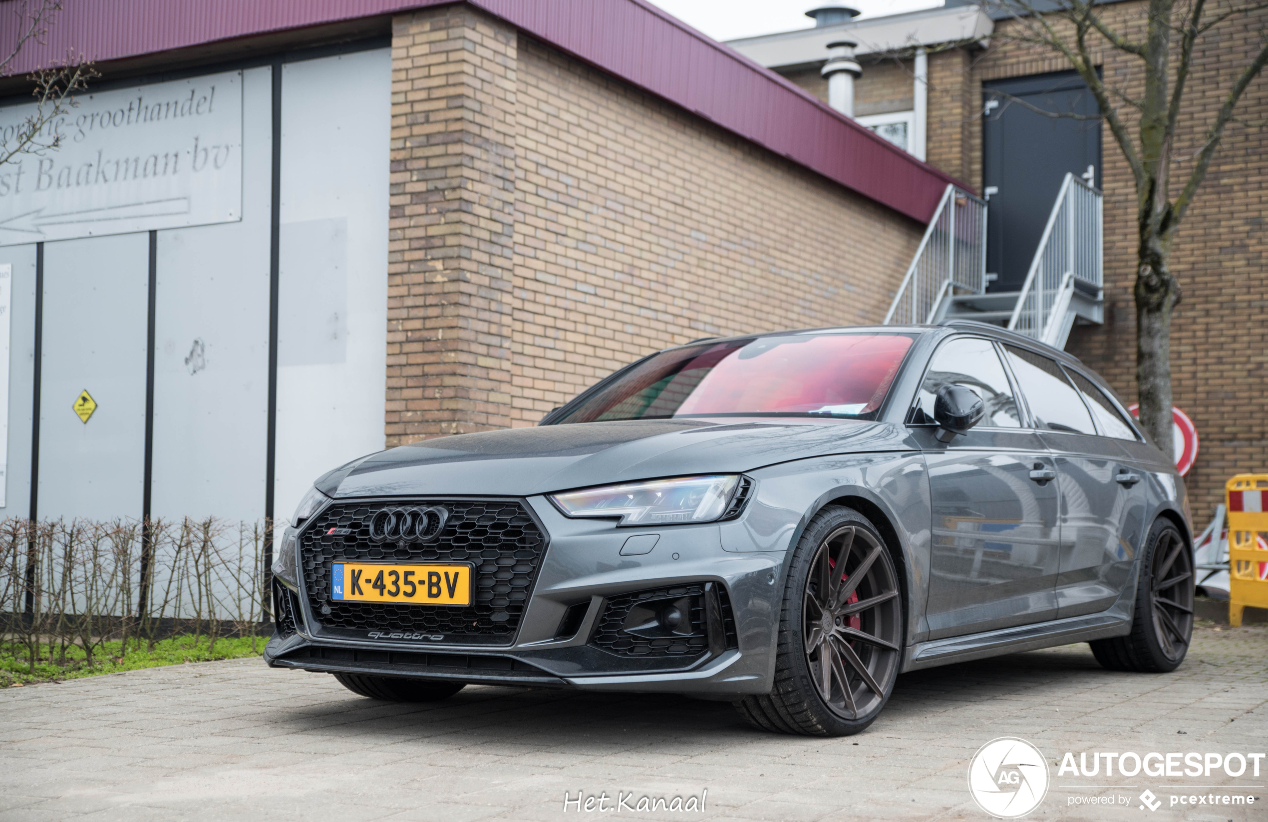 Audi RS4 Avant B9