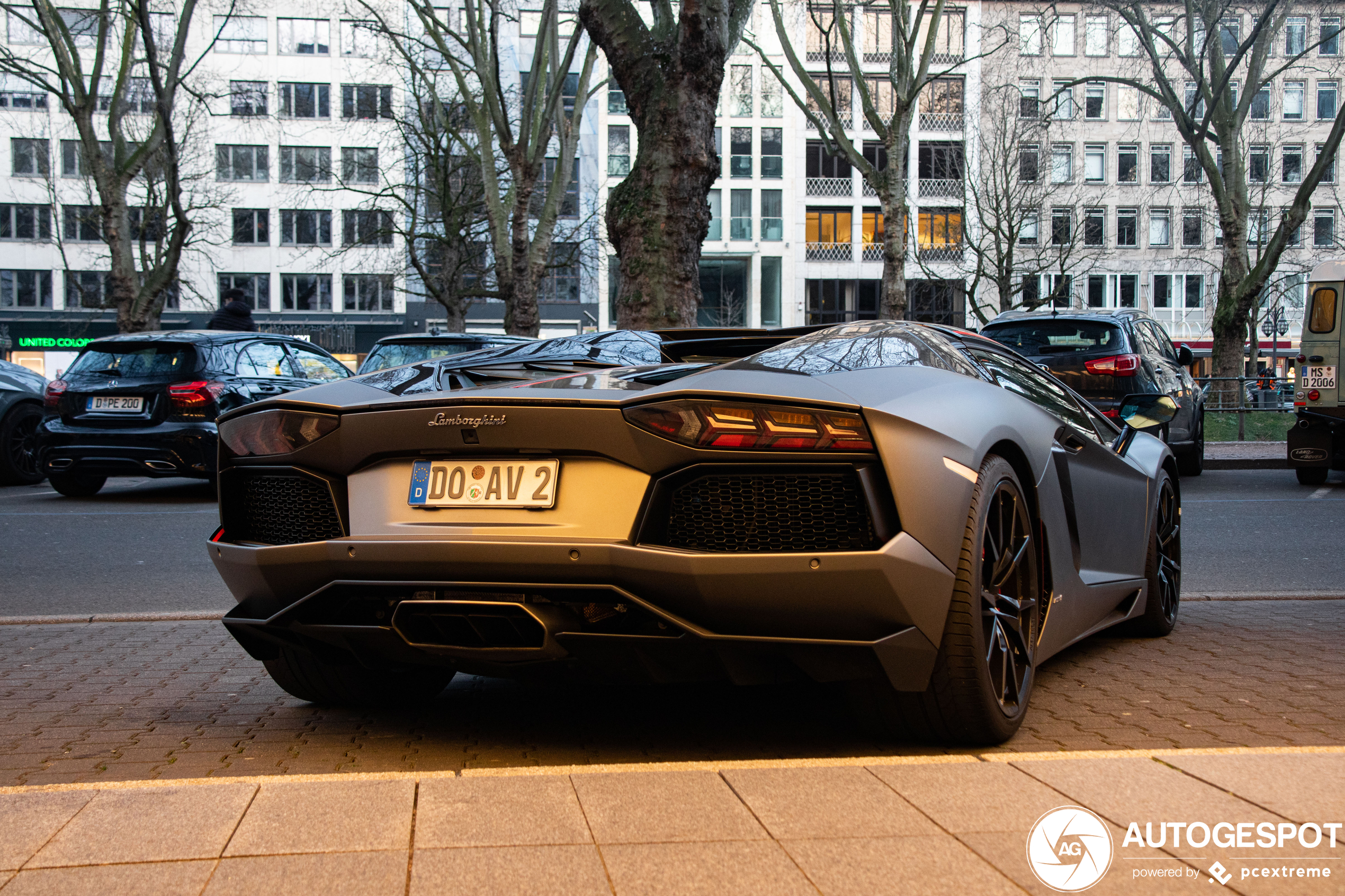 Lamborghini Aventador LP700-4 Roadster Pirelli Edition