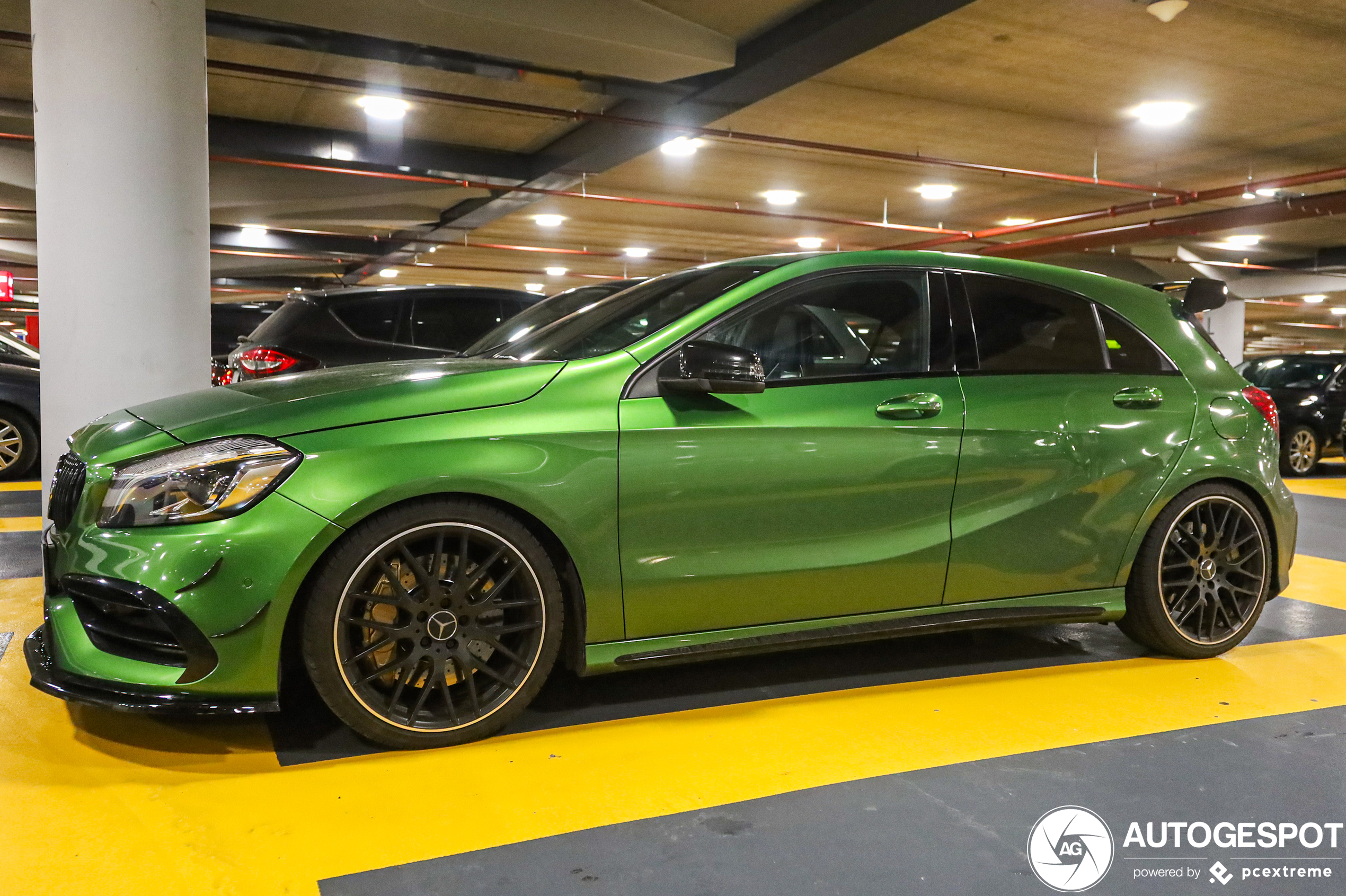 Mercedes-AMG A 45 W176 2015