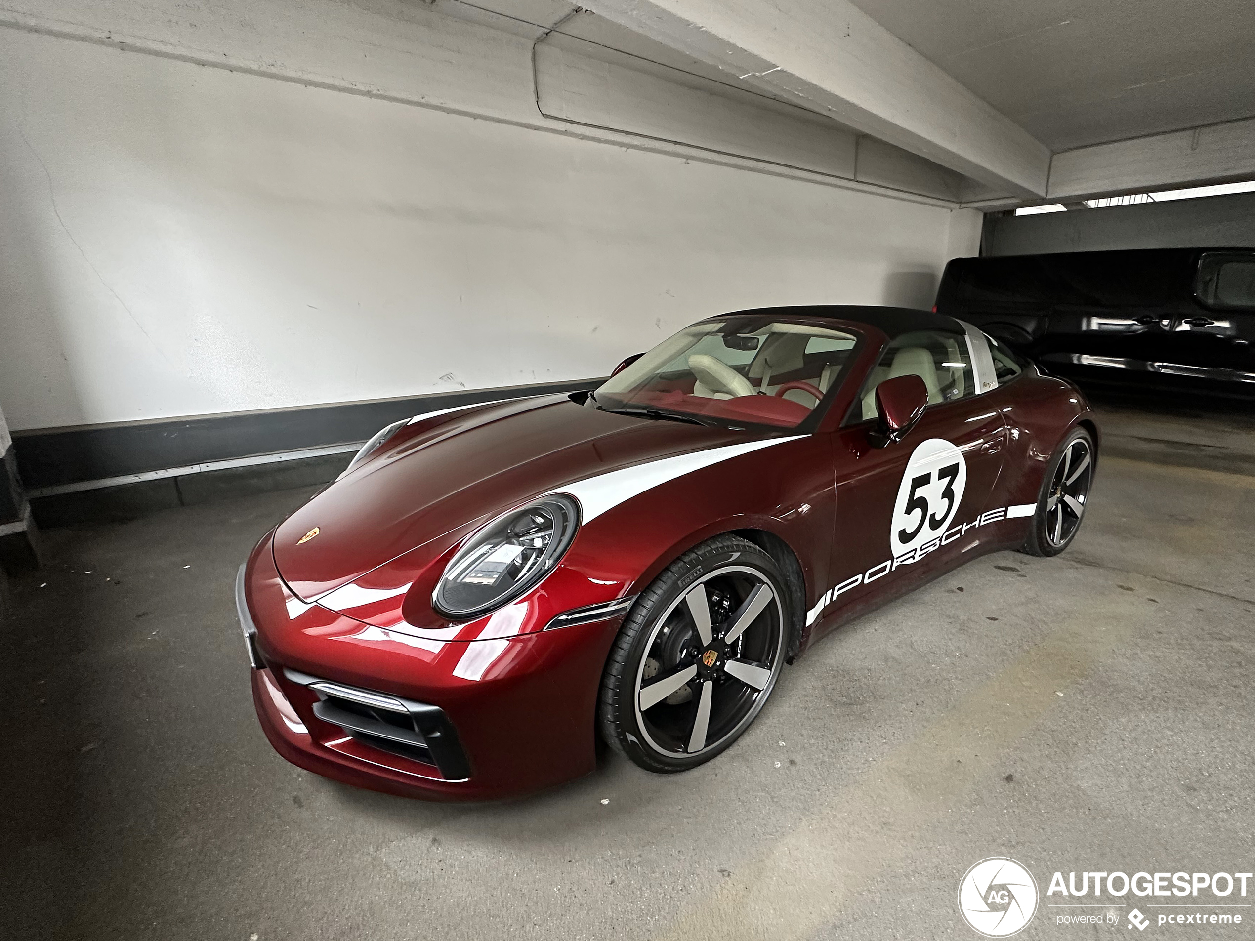 Porsche 992 Targa 4S Heritage Design Edition