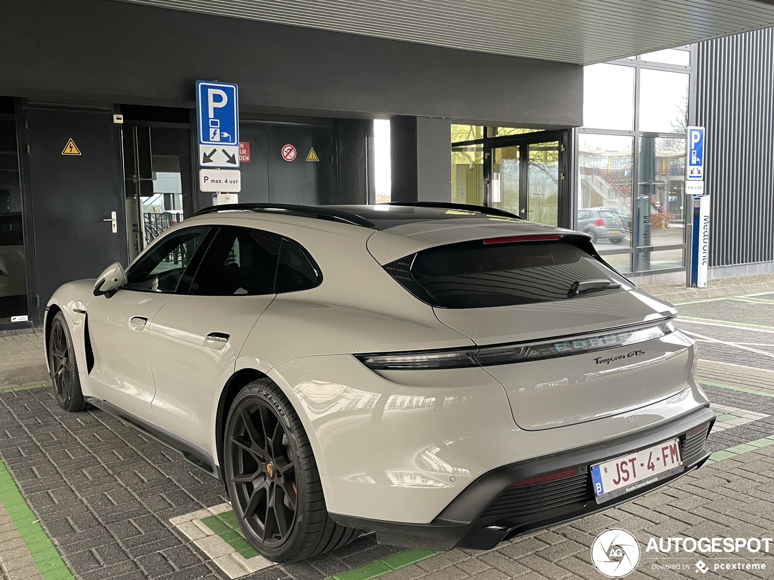 Porsche Taycan GTS Sport Turismo