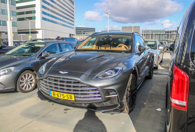 Aston Martin DBX707